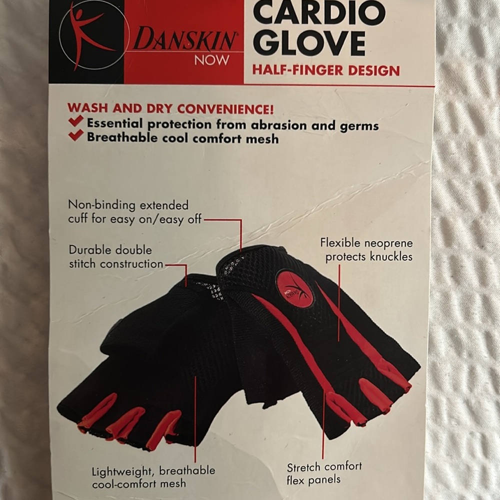 Daskin Women’s Half-Fingers Cardio Workout Gloves - Picture 6 of 6